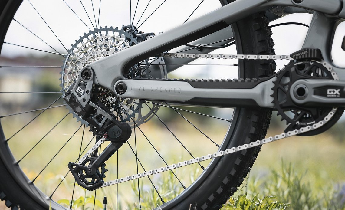 Auch beim Enduro kommt die SRAM GX AXS Transmission zum Einsatz.