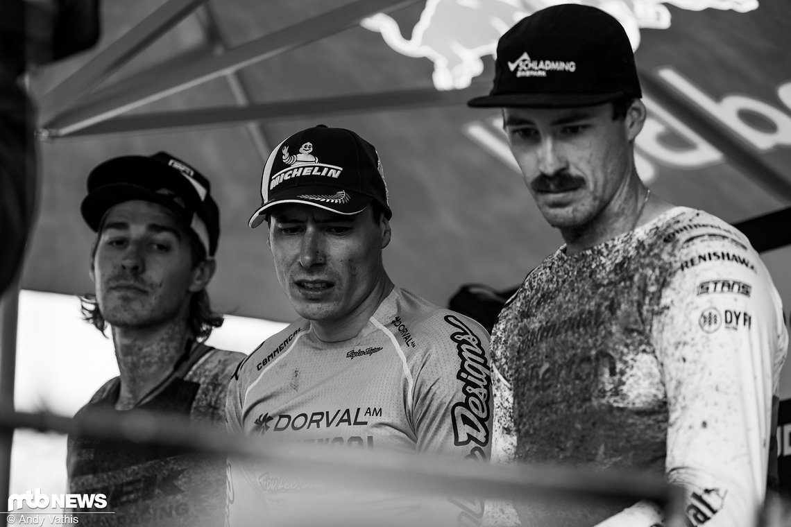 Das Dreigestirn aus Reece Wilson, Benoit Coulanges und Andi Kolb bangte im Hotseat, während immer mehr Fahrer sich hinter ihnen in die Ergebnislisten eintrugen.