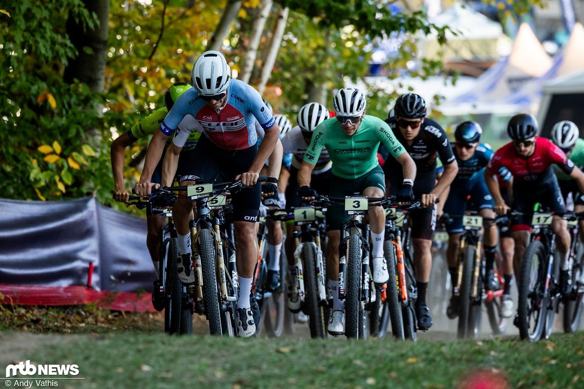 Der Südafrikaner Luke Moir (vorne) erwischte einen sehr guten Tag im Short Track von Mont-Sainte-Anne.