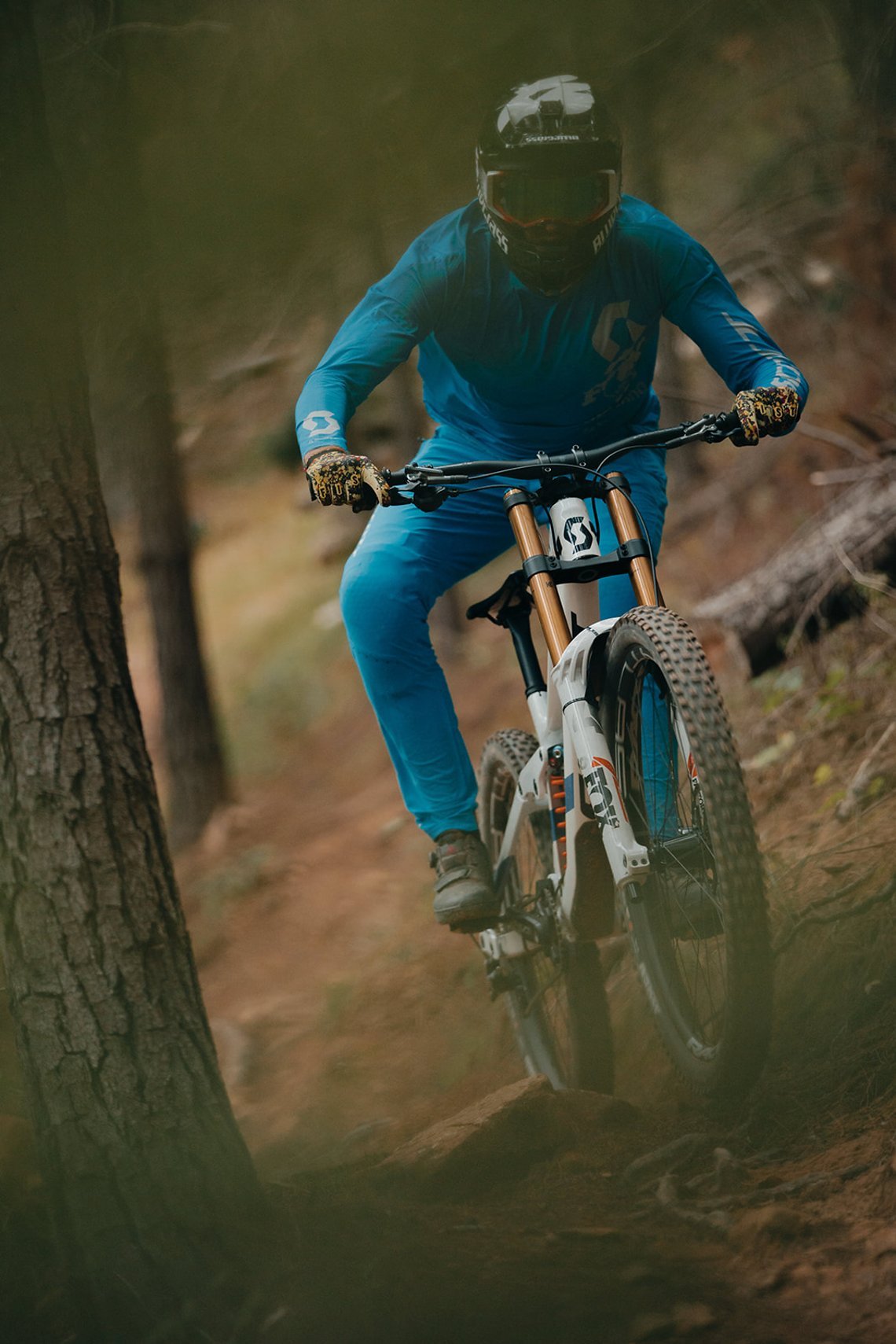 scott-sports-scott-dh-factory-2021-bike-actionImage-by-riley-matthewsShimano x Scott by Riley Matthews-17