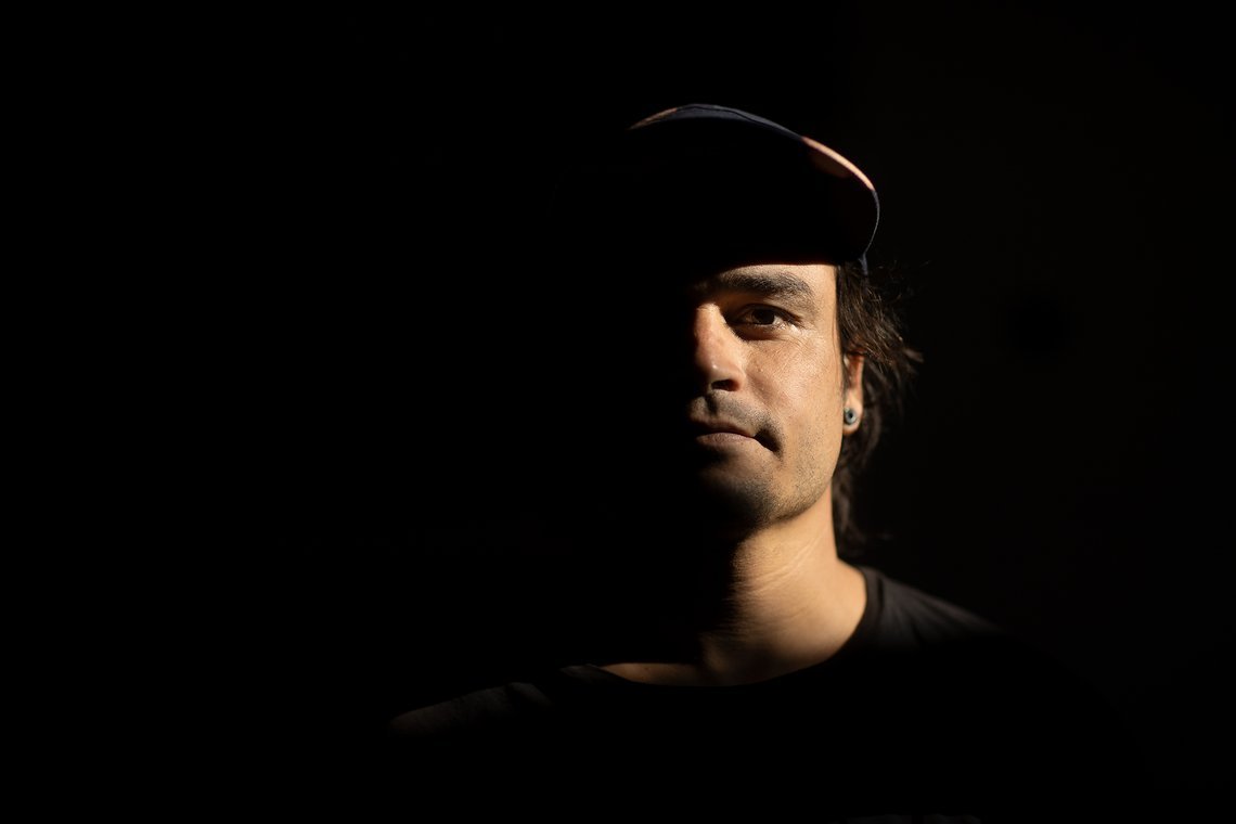 Andreubehindthelens025