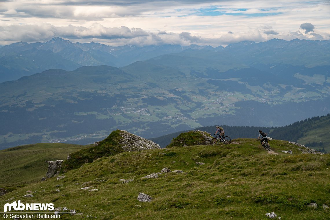 Anfangs noch technisch, wird der Trail im weiteren Verlauf immer flowiger