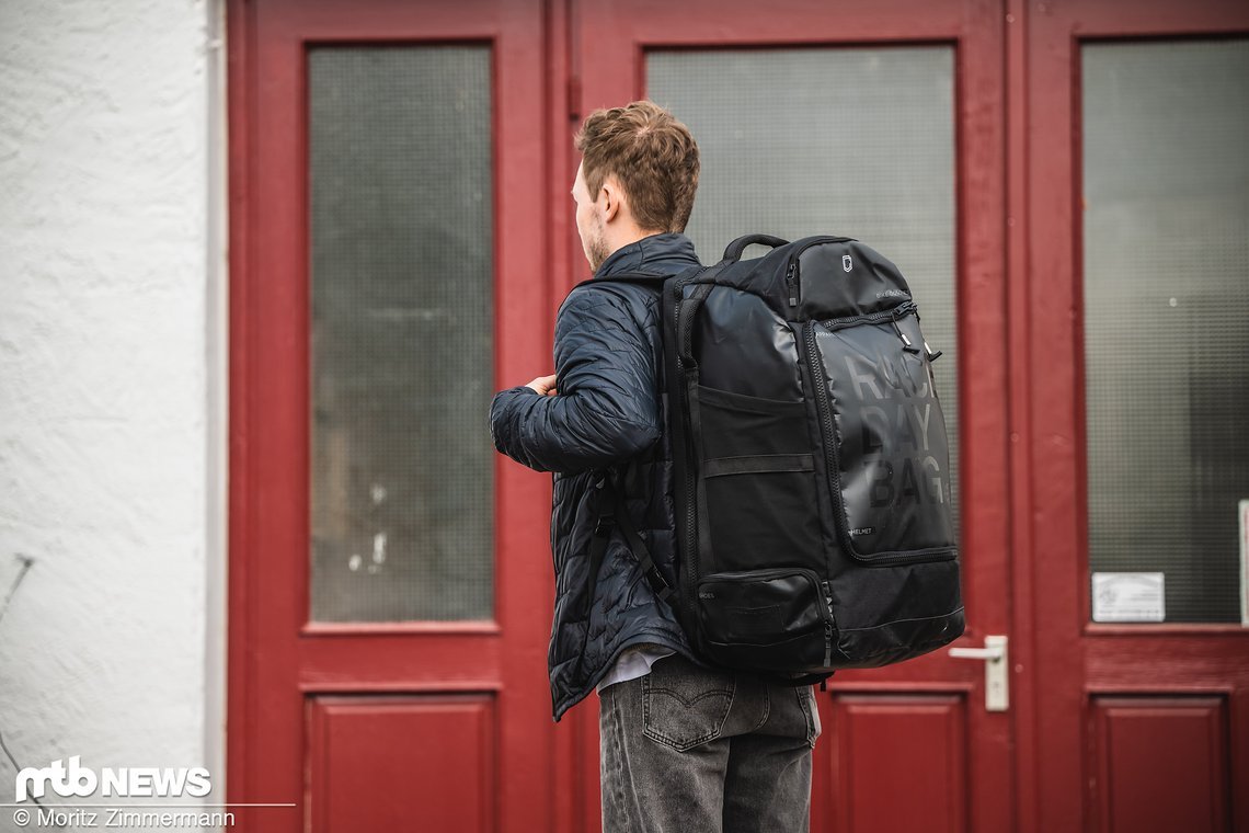 Die Commencal Race Day Bag überzeugt mit schicken Details und der Formstabilität, ist allerdings auch nicht ganz günstig.