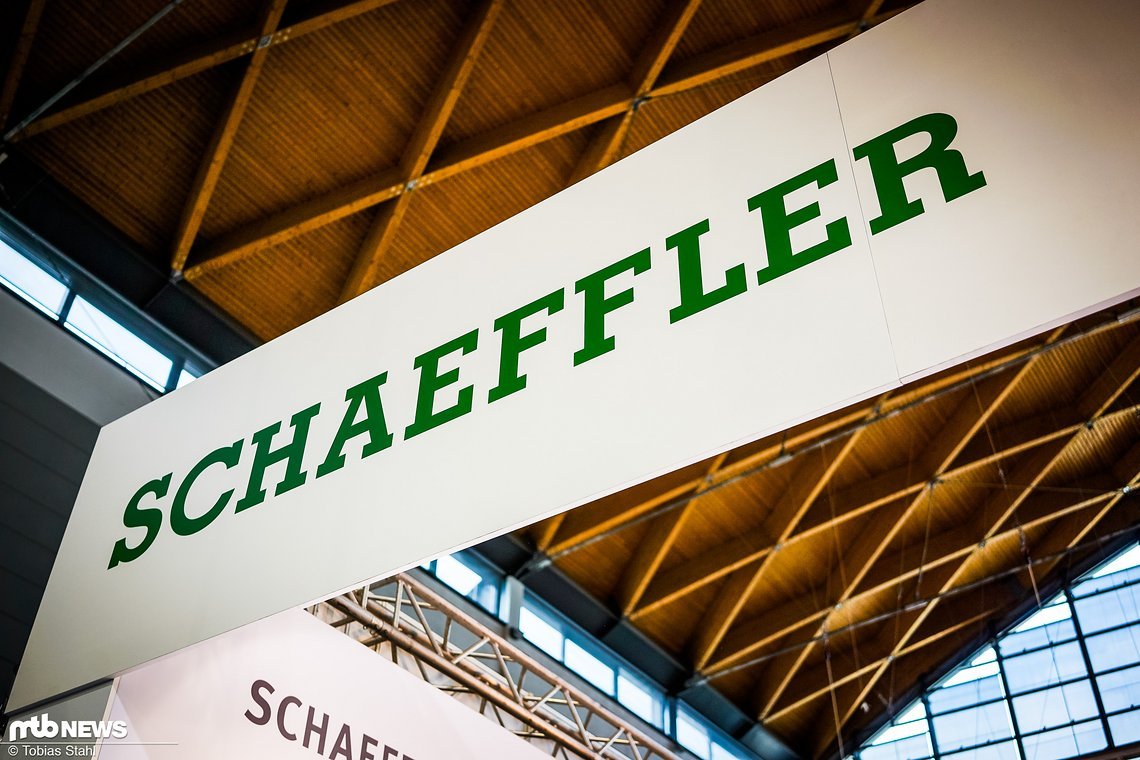 ... so finden sich in Halle A1 Unternehmen, die man eher aus dem Automobilbau kennt