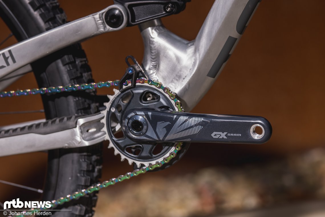 Antrieb mit SRAM GX Carbonkurbeln.