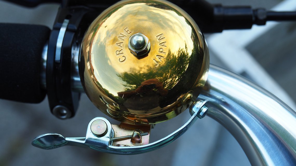Neben der goldenen Klingel ...