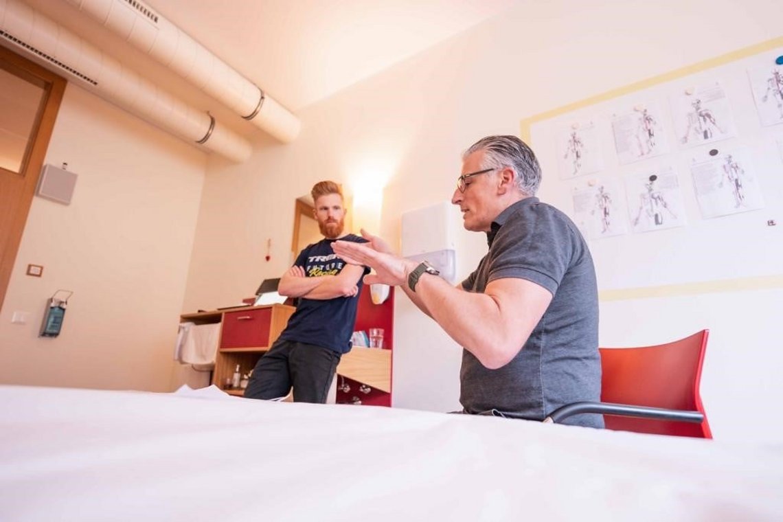 Jürgen Grunwald gehört zu den renommiertesten Medizinern, die sich mit der biochemischen und physiologischen Analytik von Stoffwechselprozessen bei Sportler:innen beschäftigen.