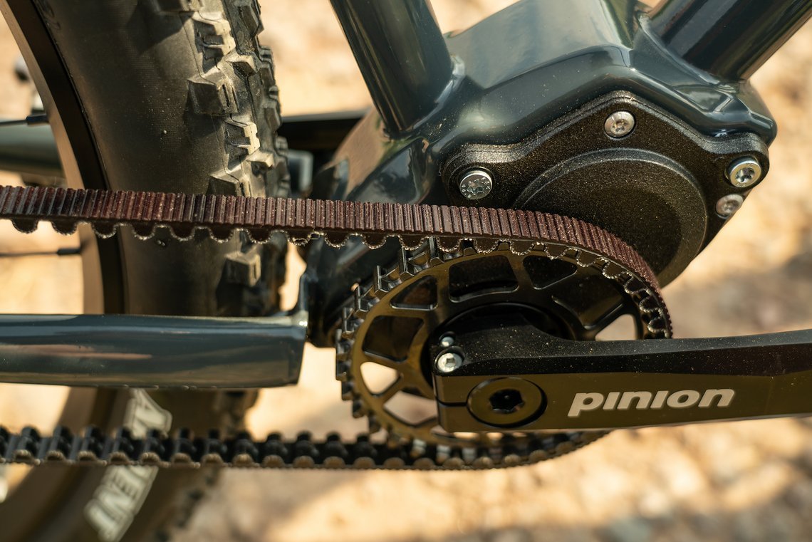 ... garantiert das Pinion C-Line Getriebe samt Gates Carbonriemen