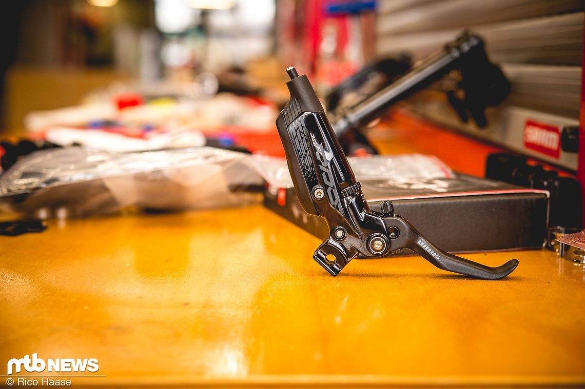 SRAM kümmert sich um die Komponenten – klar, dass die SRAM Code an die Bikes kommt
