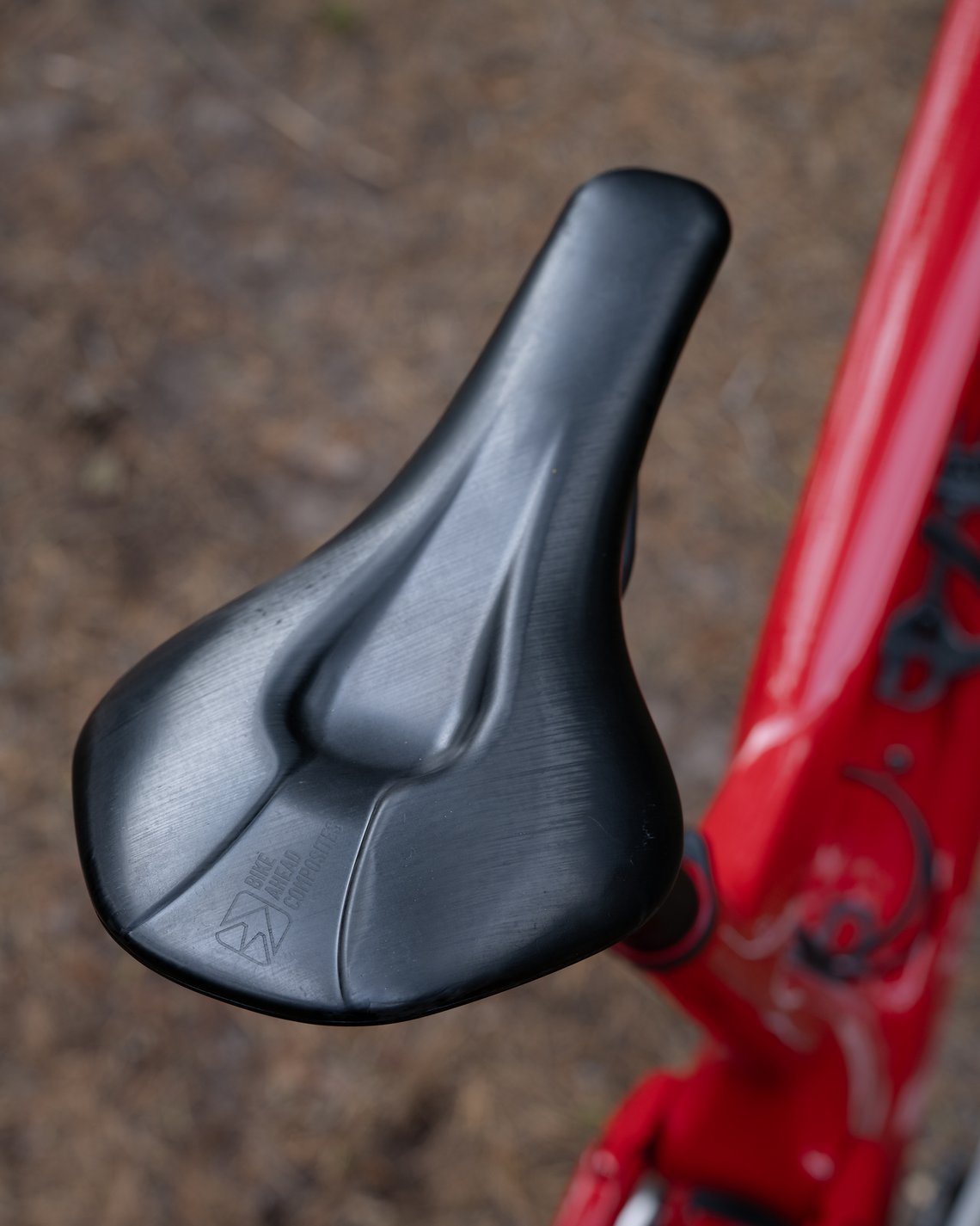 Mit dem Bike Ahead Composites Hyper Saddle kommen nur 70 g Gewicht hinzu.