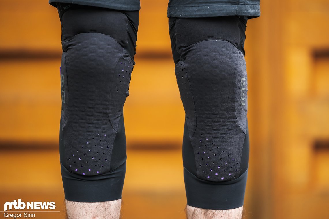 Die Level 2-Schoner sind recht lang und umschließen das Knie weit.