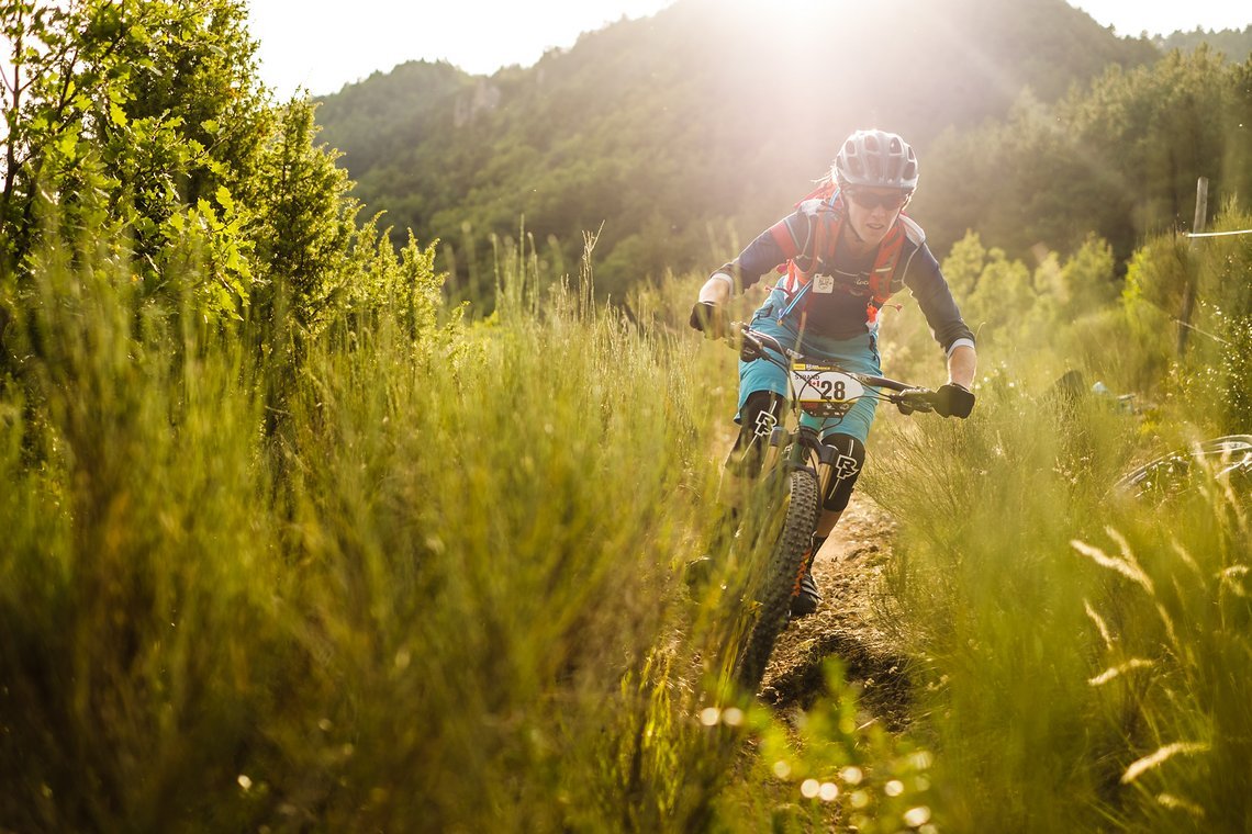 Katrina Strand im Sonnenlicht der Provence
