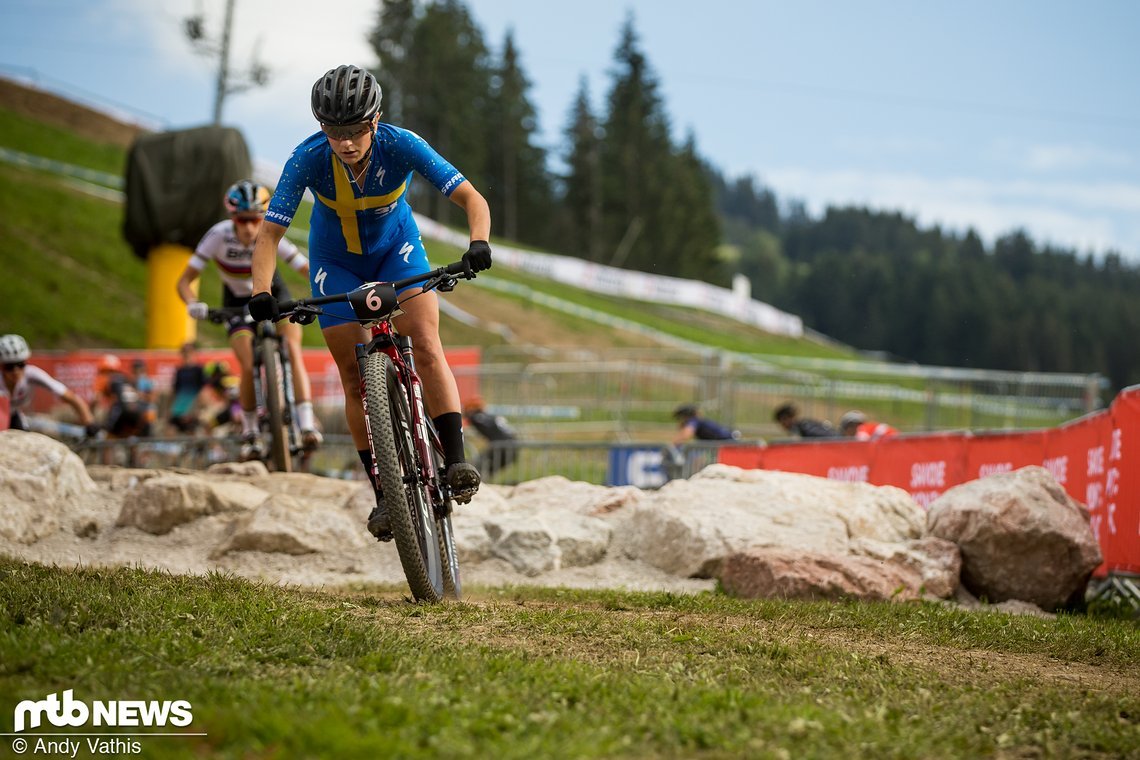 Jenny Rissveds drückte dem Short Track-Rennen in Les Gets frühzeitig ihren Stempel auf