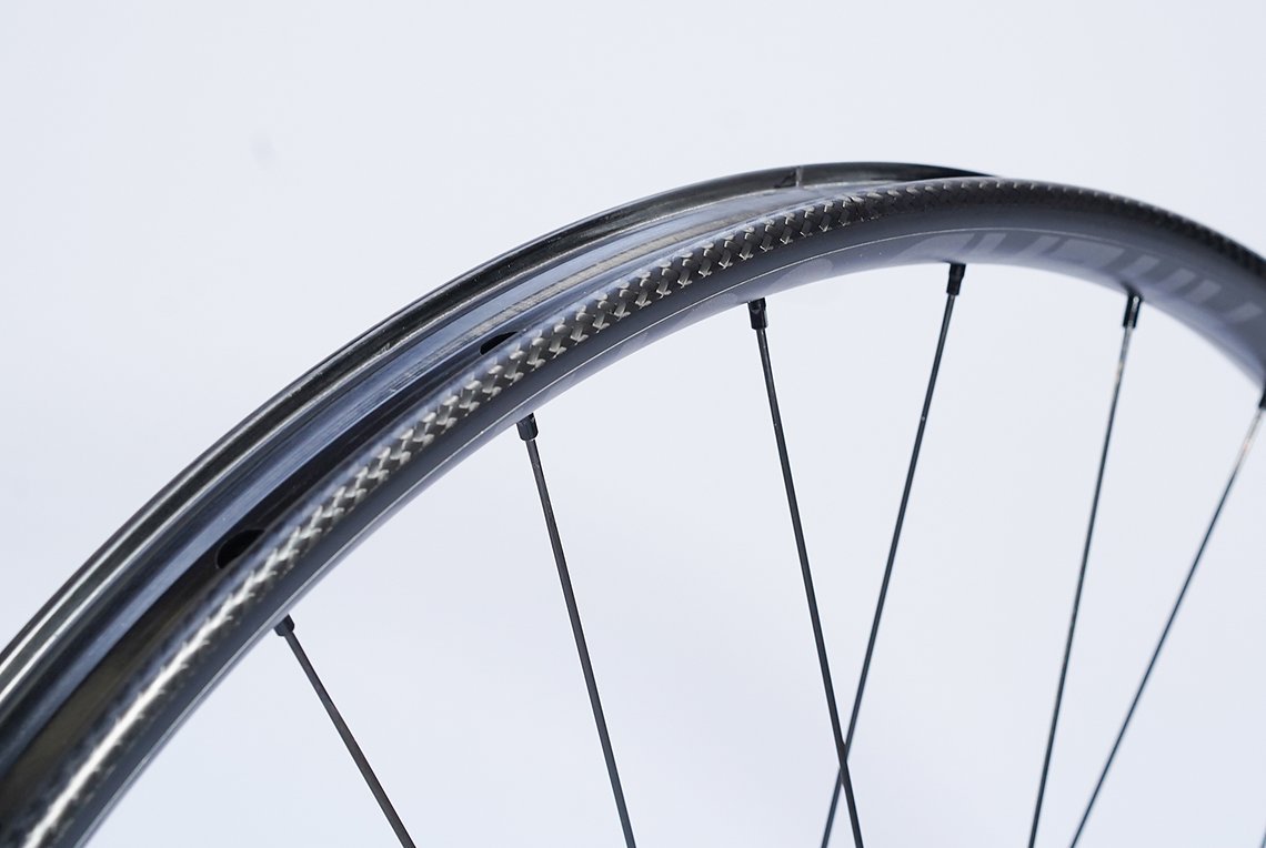 Die Enduro-Felge hat eine zusätzliche 3K-Gewebelage spendiert bekommen.