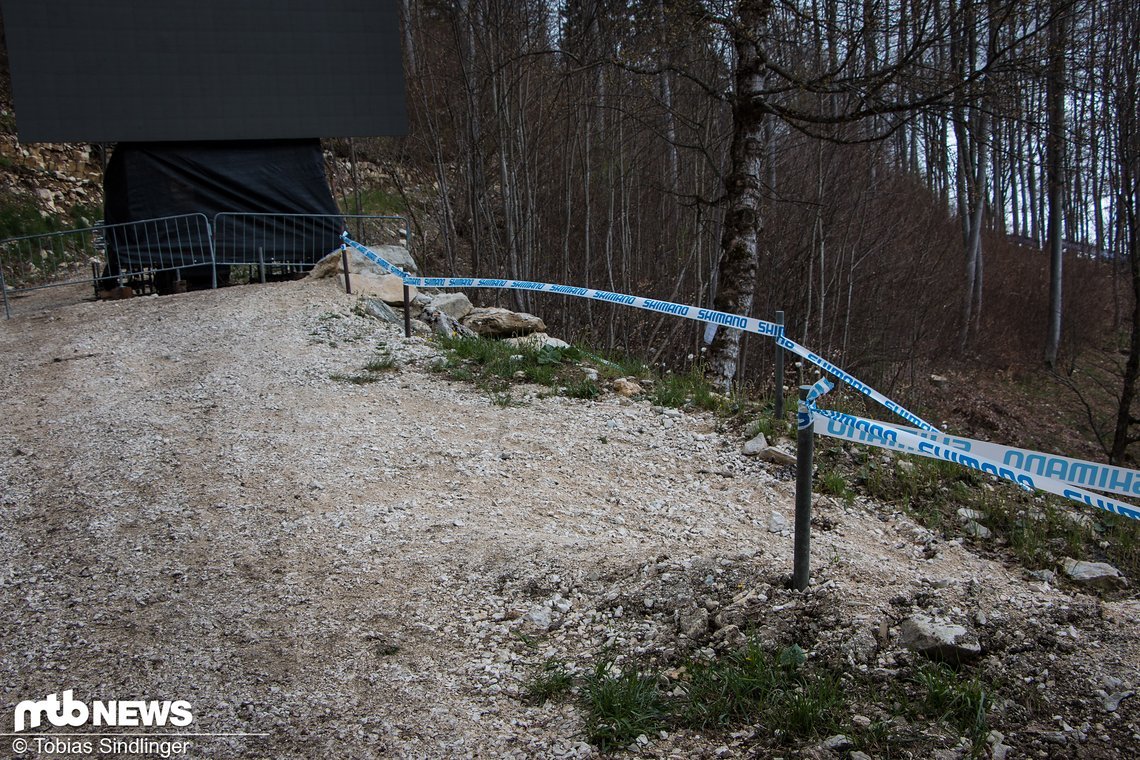 Ab geht's in Richtung Vittoria Track Attack Abyss