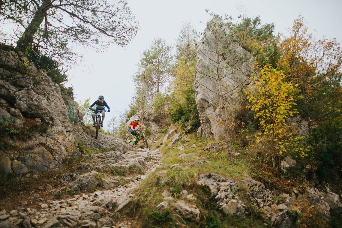 pyrenees-orientales-altitude-adventures-mtb-outsideisfree-tina-enduro
