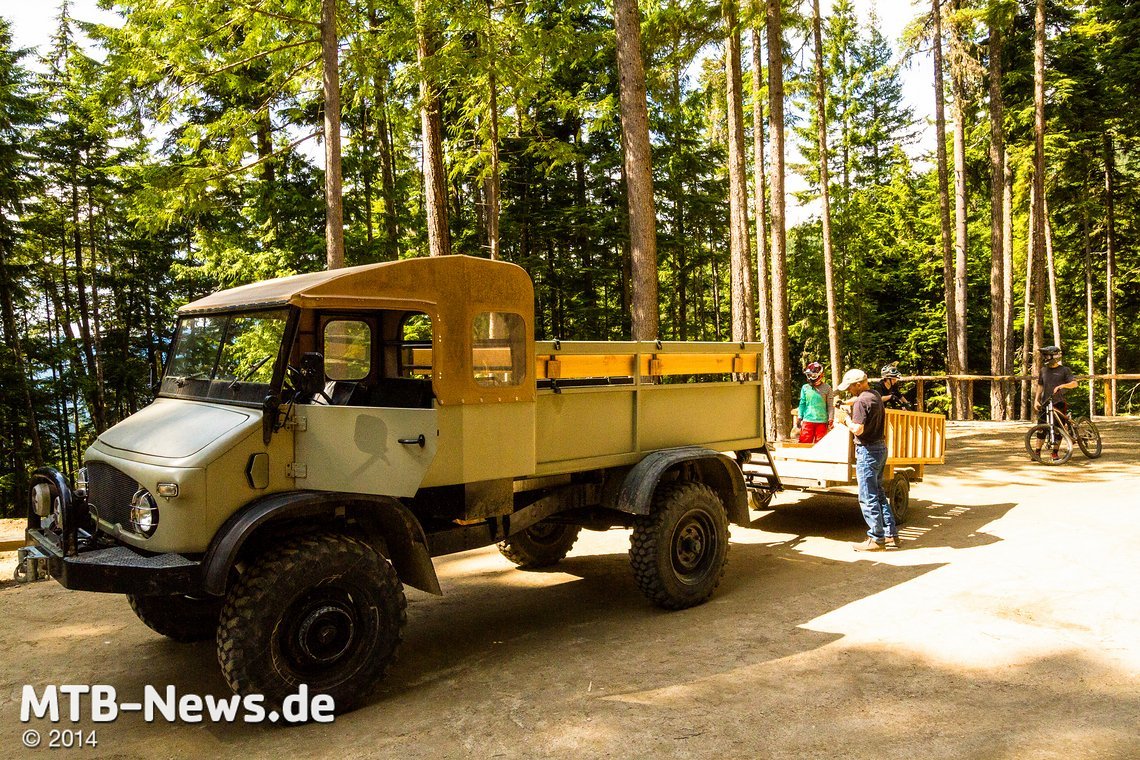 Eins der etwas anderen Shuttles im Coast Gravity Park