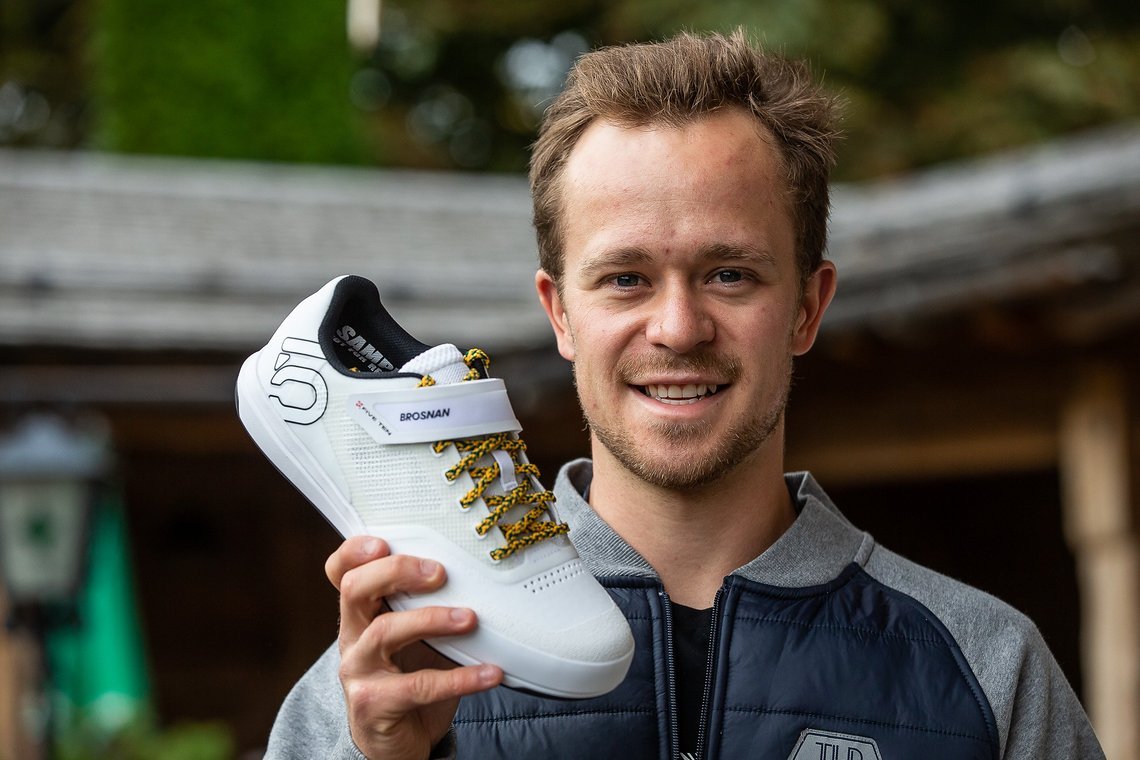 Bei der Entwicklung der neuen Schuhe standen zahlreiche Topfahrer wie Troy Brosnan und Greg Minnaar Pate.