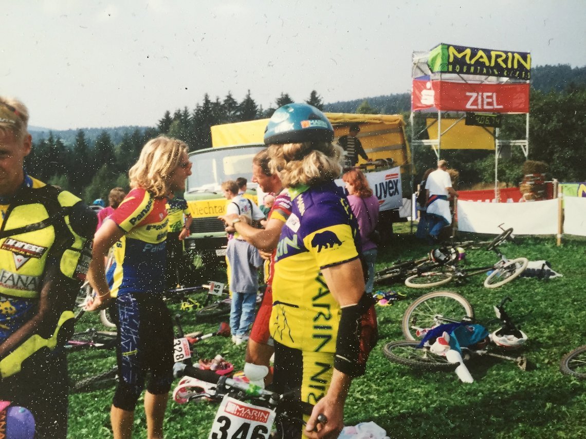 DH-Rennen im Bayrischen Wald, der Kerl gegenüber mit den langen blonden Haaren ist Holger Meyer