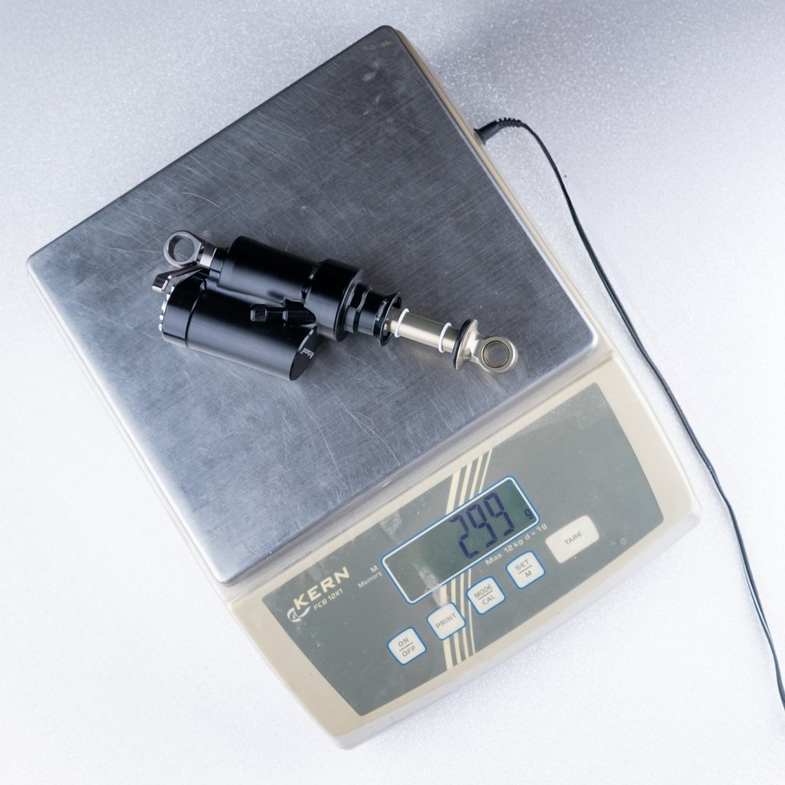 Die Gewichtsangaben zum Hover Monocoque Light stammen von Intend.