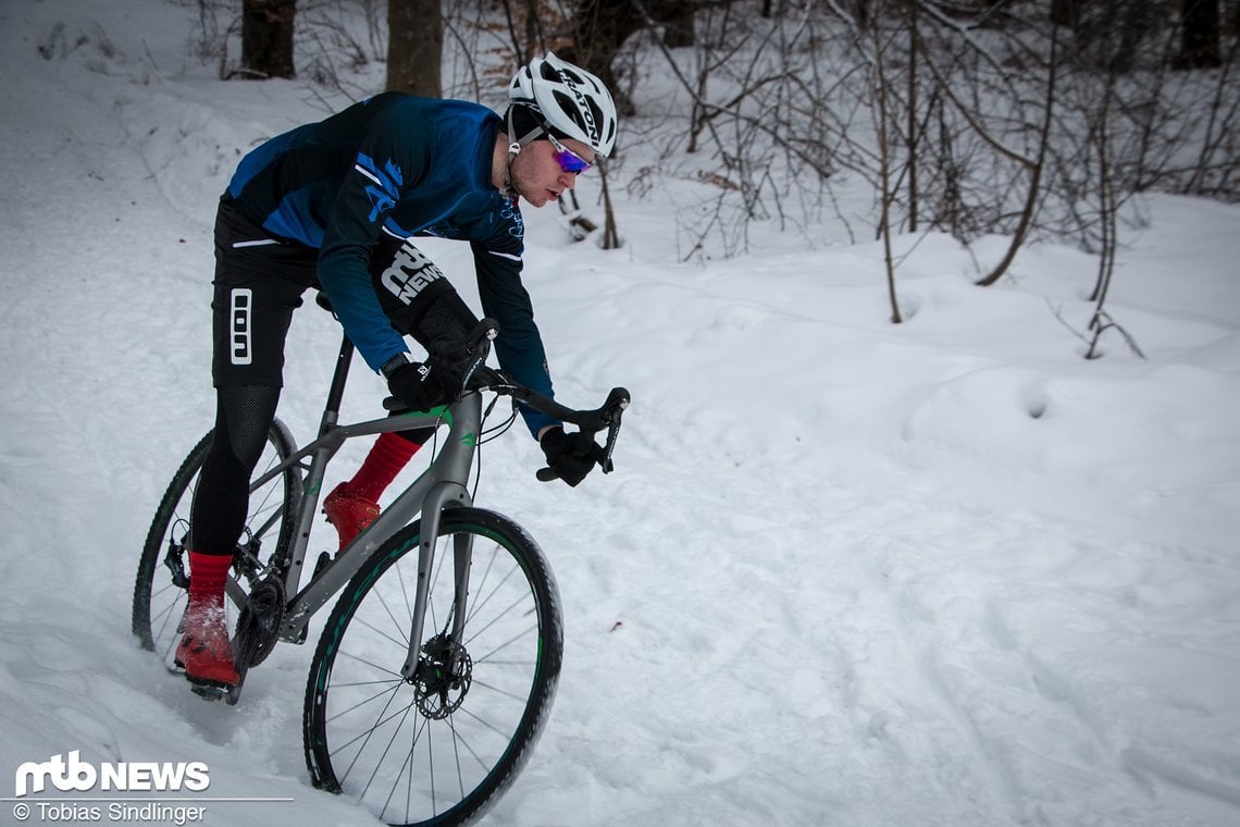 Die Mountainbike-affine Geometrie schlägt sich auch im Praxiseinsatz wieder