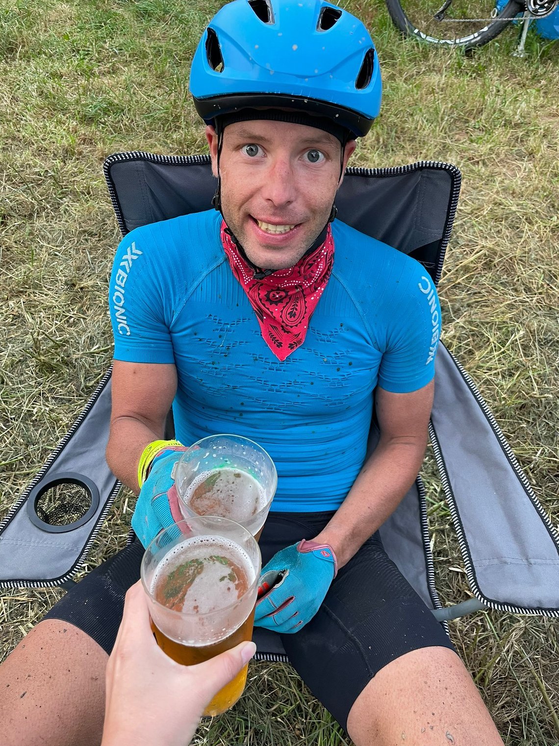 #16
Nach einer halben Stunde Pause wurde ich zwar noch auf dem 5. Platz gelistet aber ich wollte mich nicht mehr auf Platzierungen fokussieren. Für mich stand also der Spaß im Vordergrund und gönnte mir ein Bier, in der Hoffnung das Genuss den Magen 