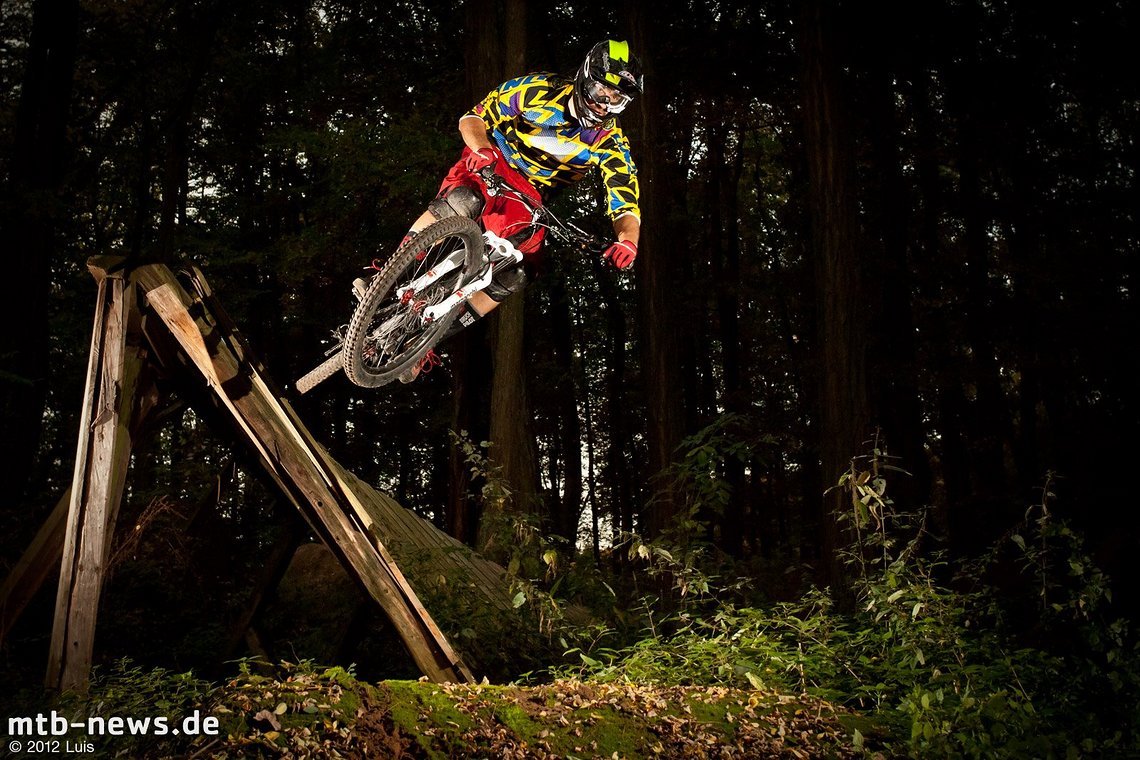 Stumpjumper auf gebauten Holzrampen?