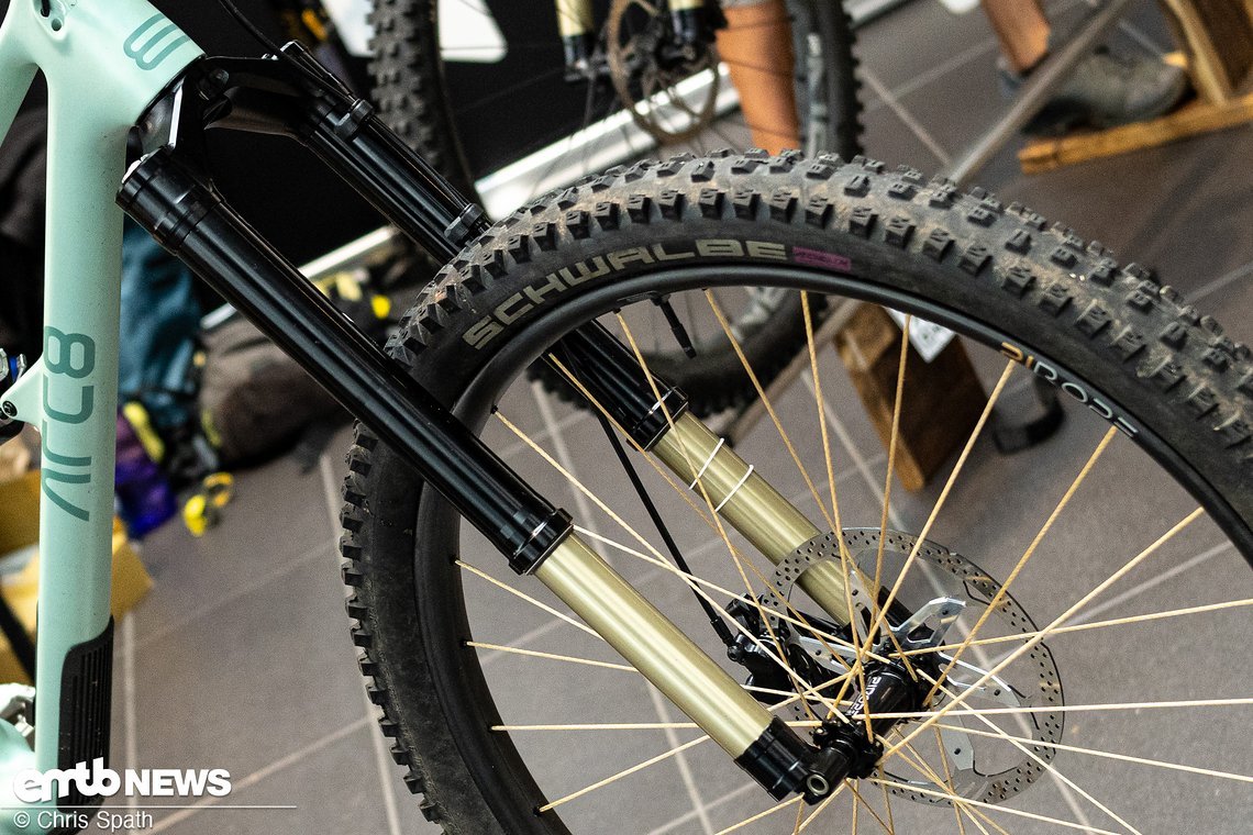 Herzstück ist die Samurai Super TR mit knapp unter 1,7 kg bei maximal 170 mm Federweg.