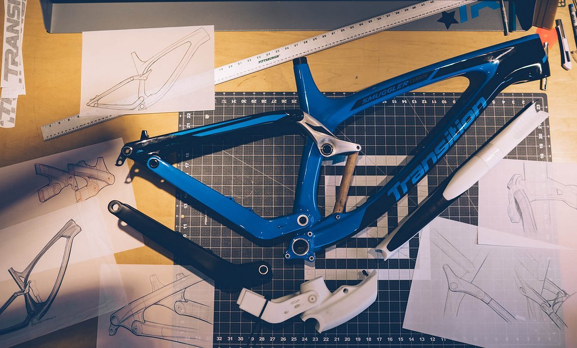 Transition setzt am Smuggler Carbon natürlich auf die Speed Balanced Geometry, die einen kurzen Federgabel-Offset mit einem vergleichsweise flachen Lenkwinkel kombiniert