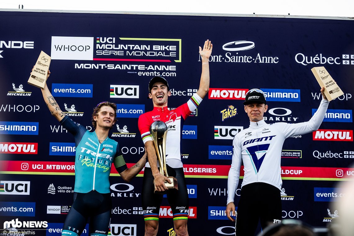 Das Gesamtpodium in der Short Track-Weltcupwertung