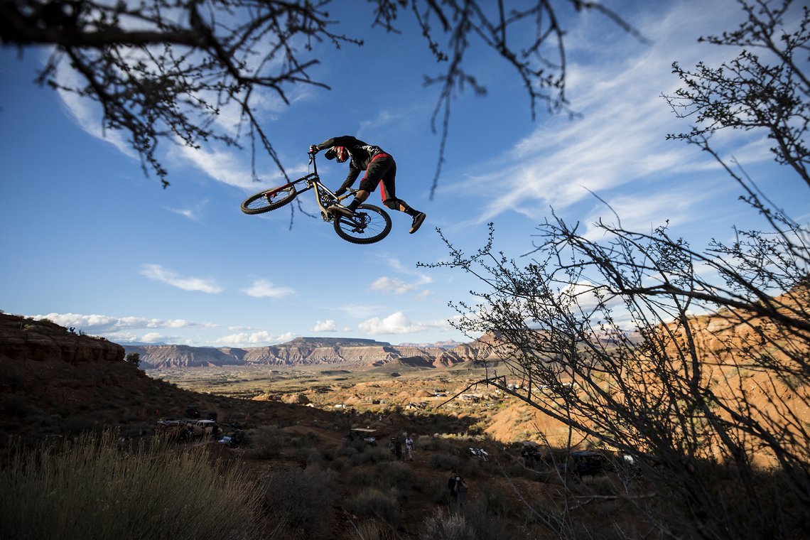 Kyle Strait, Onefooter
