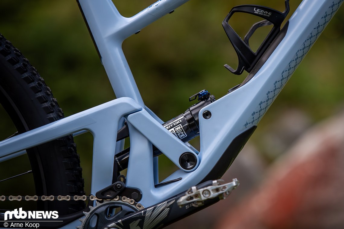 Passend dazu gibt es einen RockShox Deluxe Ultimate Dämpfer.