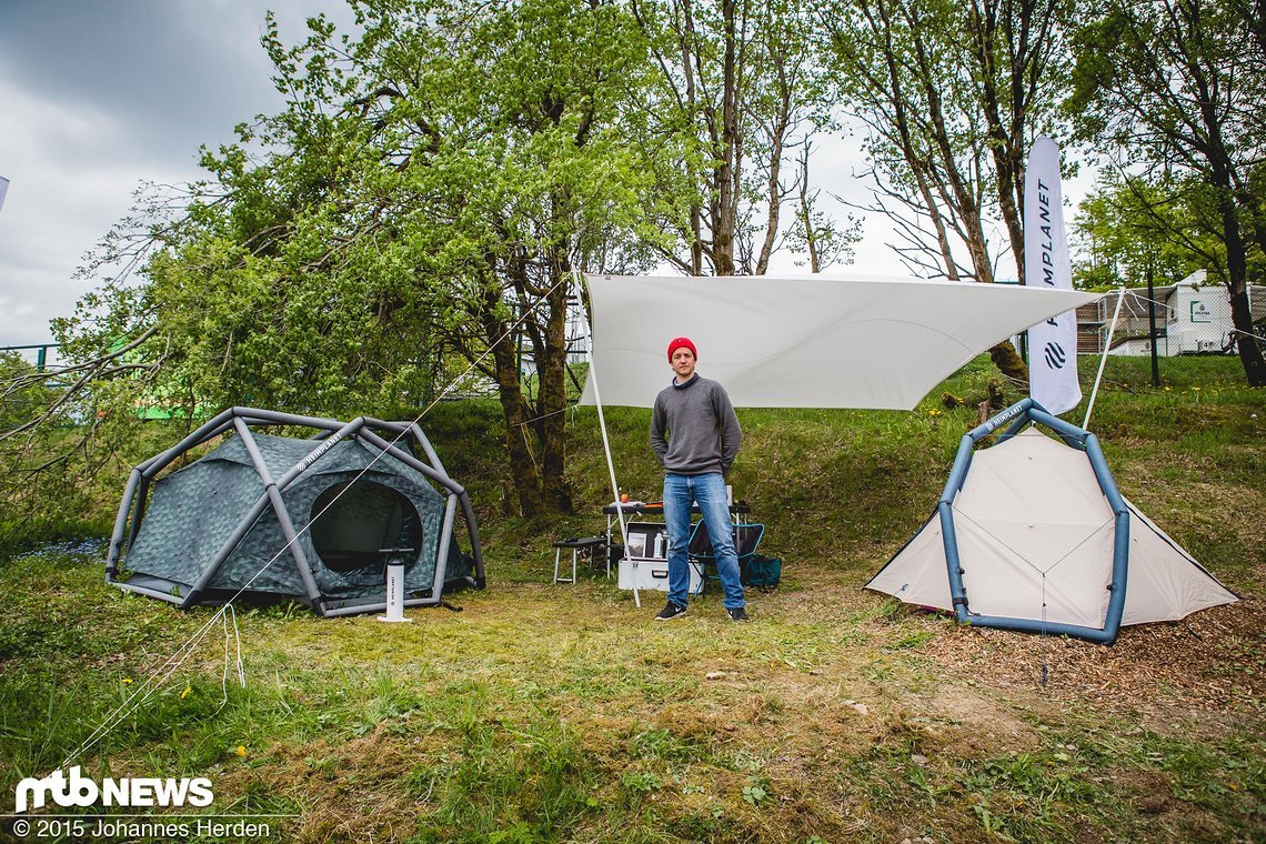 Links das Modell Nias für 2-3 Personen, rechts die kleinere Variante Fistral für 2 Personen