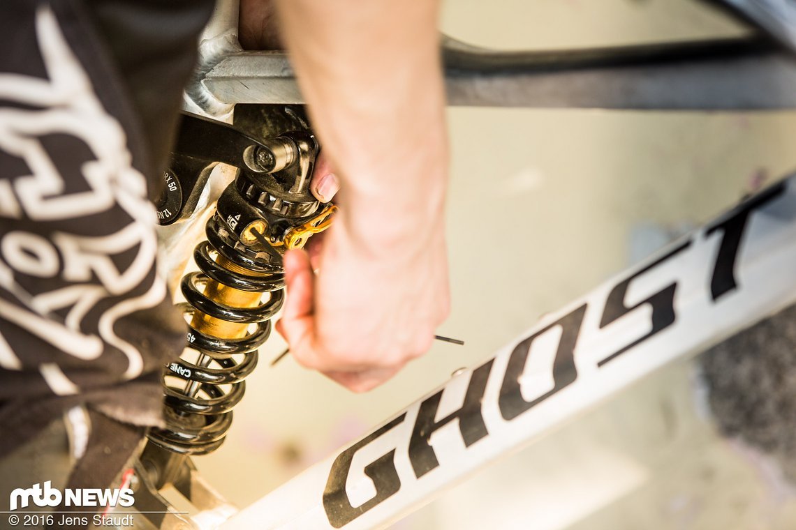 Ein Stahlfederdämpfer für kurzhubige Trailbikes? Genau das bietet Cane Creek mit dem Double Barrel Inline Coil nun an