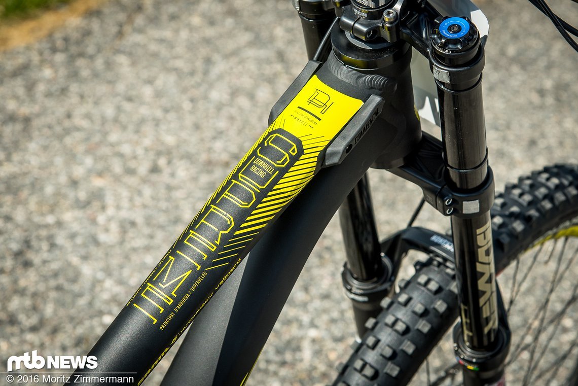 Supreme DH V4 heißt der Aluminium-Rahmen, auf dem der Franzose und das restliche Commençal Vallnord DH Team unterwegs ist