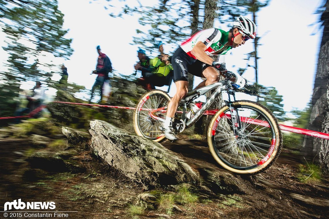 Schurter auf seinem Scott Spark in seiner speziellen WM-Lackierung.
