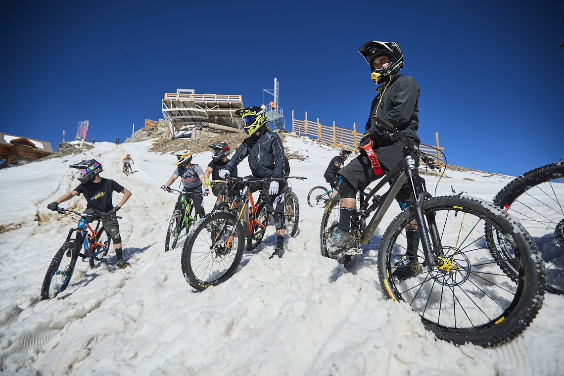 Megavalanche Group Photoshoot (4)