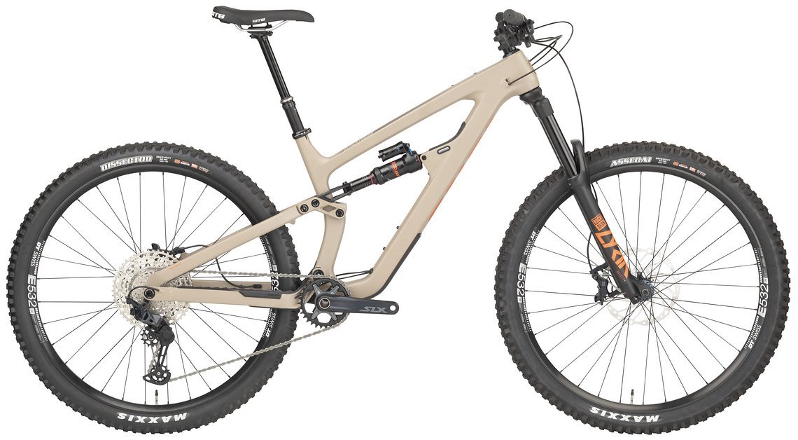 Die SLX-Version kombiniert den Carbon-Rahmen mit günstigeren Anbauteilen.