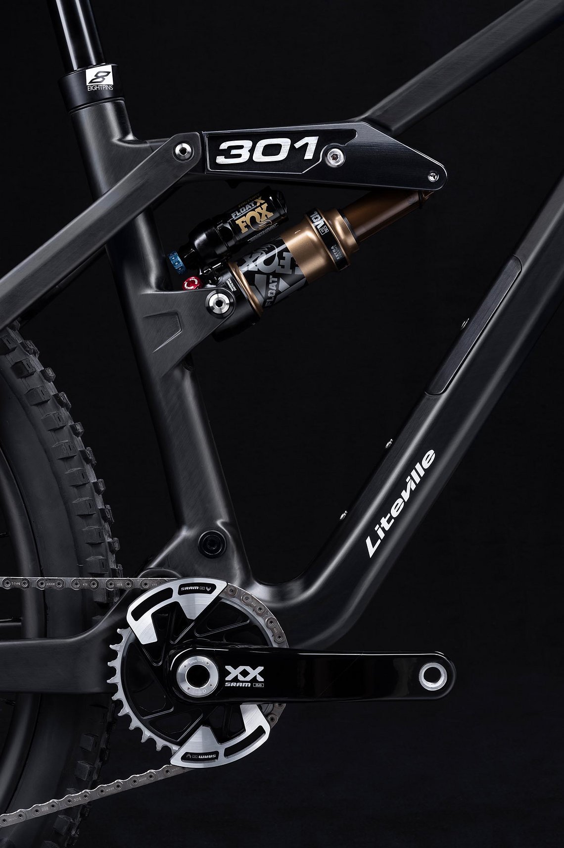 Lackiert wird das Bike in mattem Klarlack.