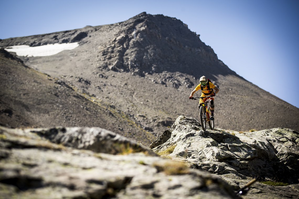 Härtetest Teil 1: Die Abfahrt des Mountain of Hell in Les Deux Alpes mit über 2.000 Höhenmetern am Stück haben die Millenium Pedale über sich ergehen lassen müssen