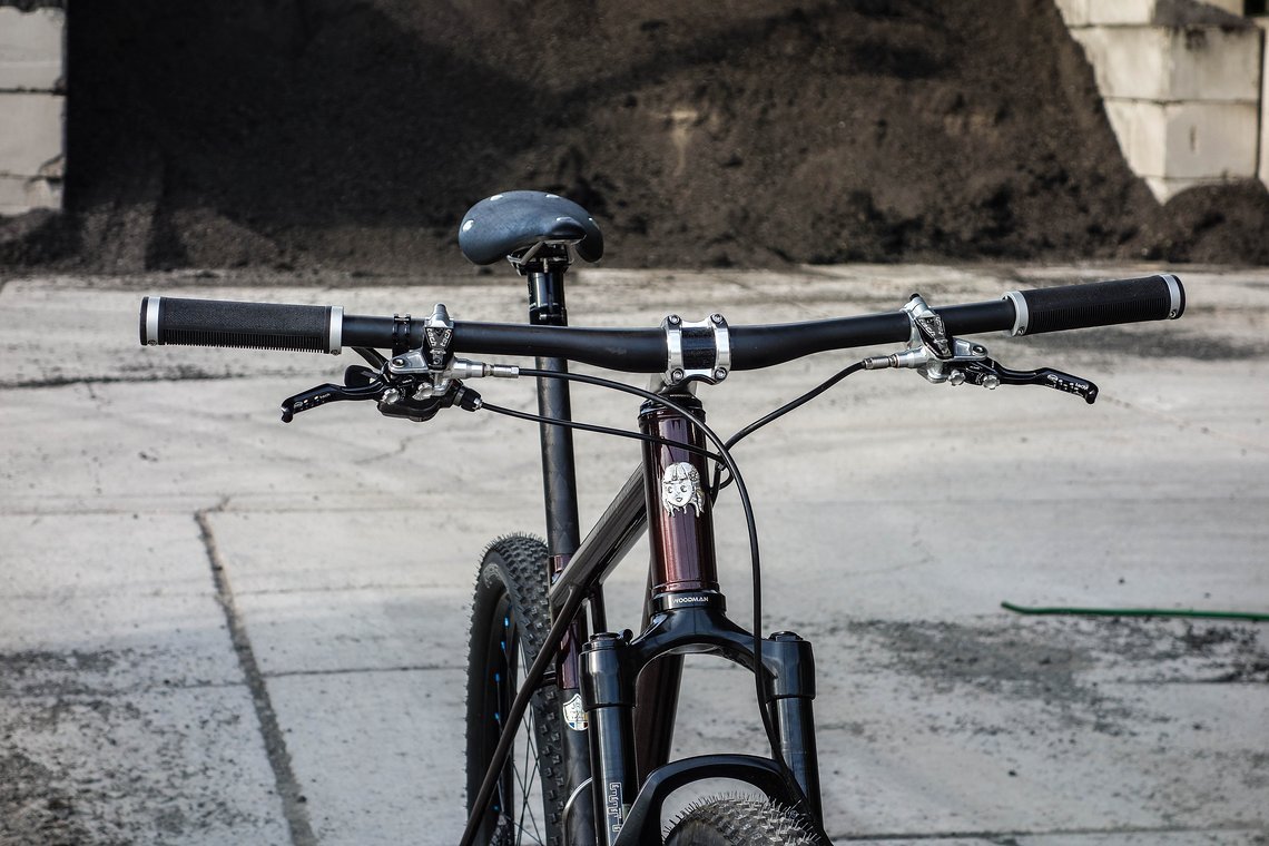 Carbon-Cockpit aus Fernost