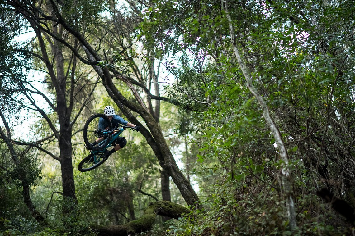 Ripmo V2 Outdoor Hero-19