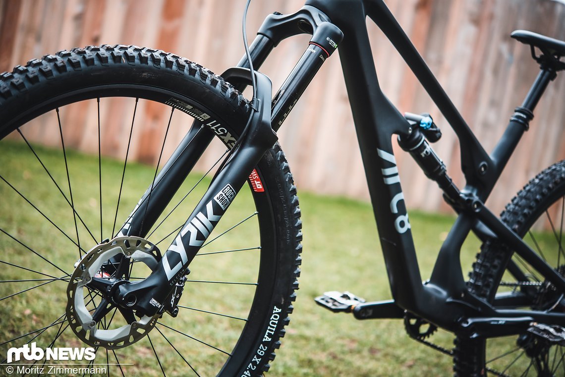 Arc8 bietet keine Komplettbikes an. Stattdessen liegt der Fokus auf Rahmensets, die sich mit bestimmten vorkonfigurierten Komponenten erweitern lassen