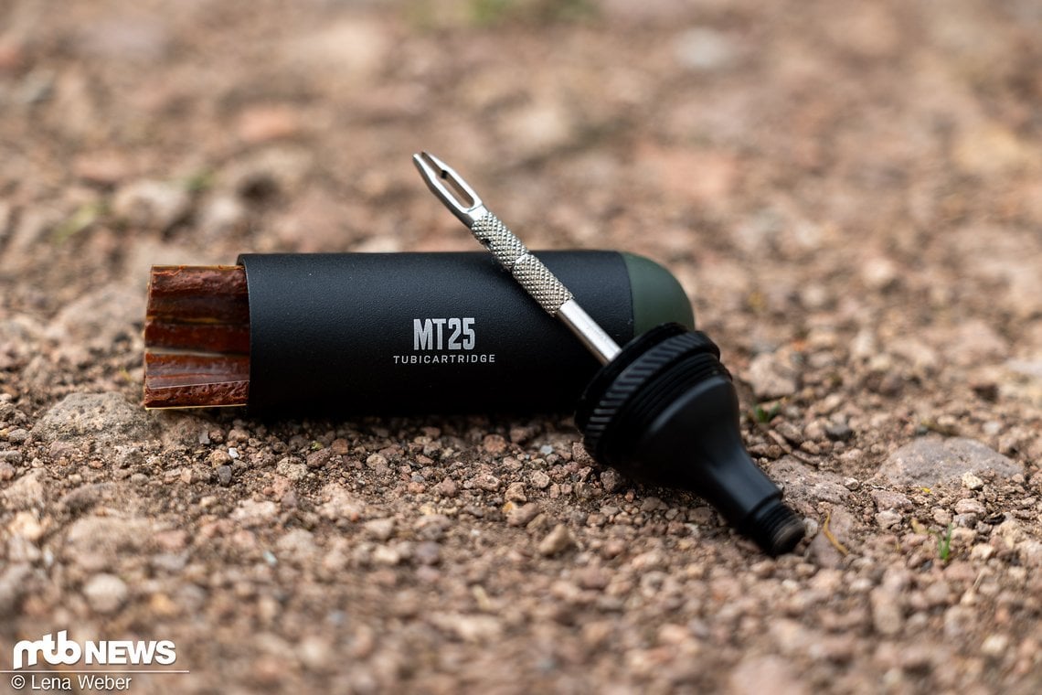 Mit der TubiCartridge MT25 bietet Topeak ein Tubeless-Flickwerkzeug in Kartuschen-Form an.