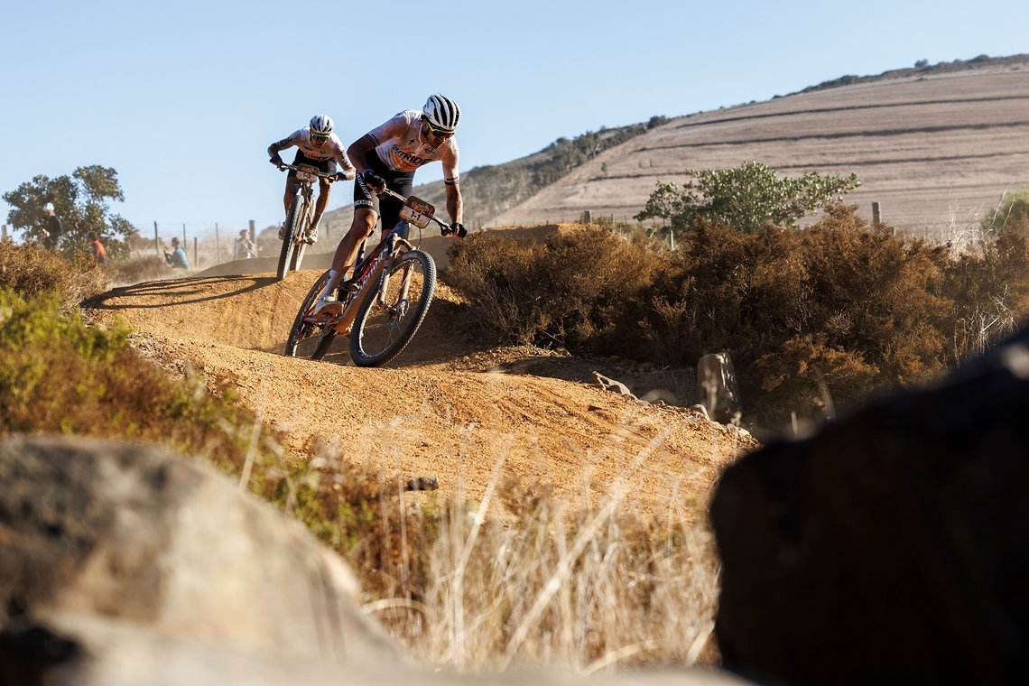 Matt Beers and Keegan Swenson during Stage 1 of the 2025 Absa Cape Epic Mountain Bike stage race held at Meerendal Wine Estate, Cape Town, South Africa on the 17th March 2025. Photo by Nick Muzik/Cape Epic
PLEASE ENSURE THE APPROPRIATE CREDIT IS GIVE