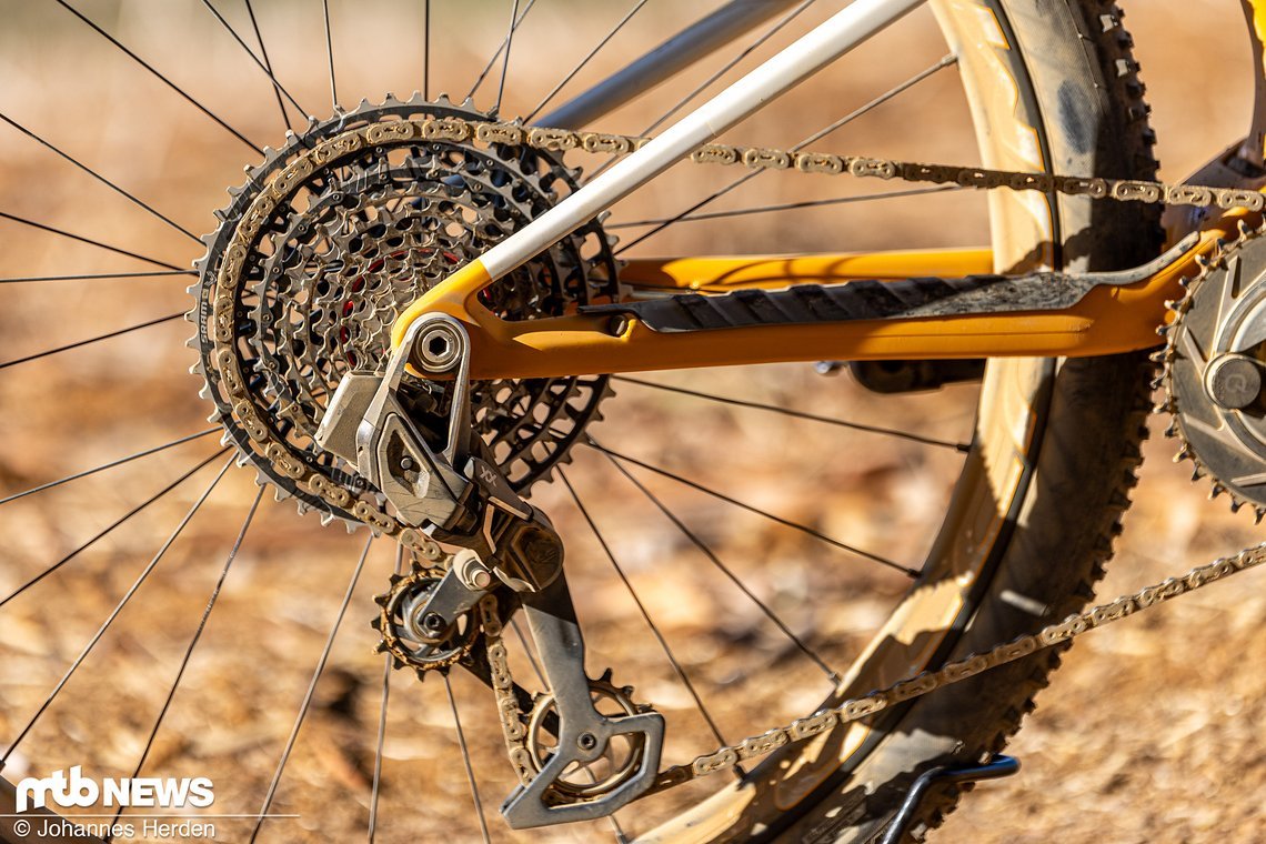 Die SRAM AXS Transmission sorgt für Gangwechsel.