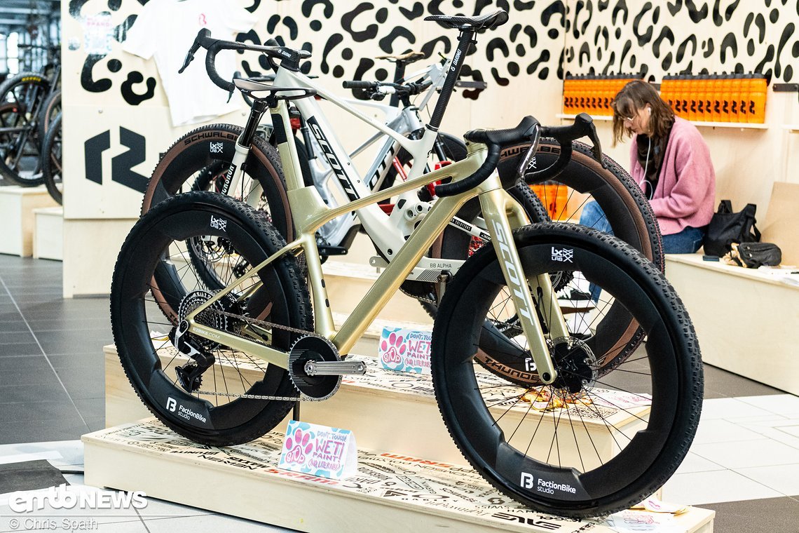 Raumschiff, Super-Aero-Gravel, … Name this Bike!