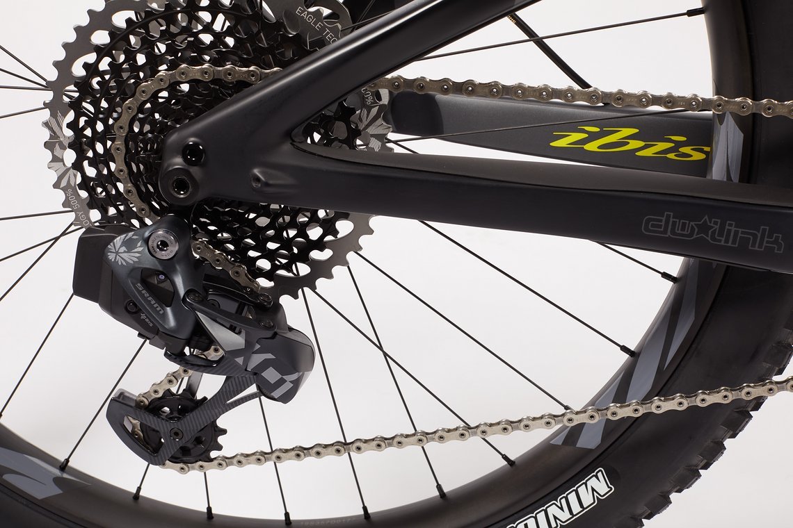 Die X01-Ausstattung bietet eine SRAM Eagle AXS X01-Schaltung …