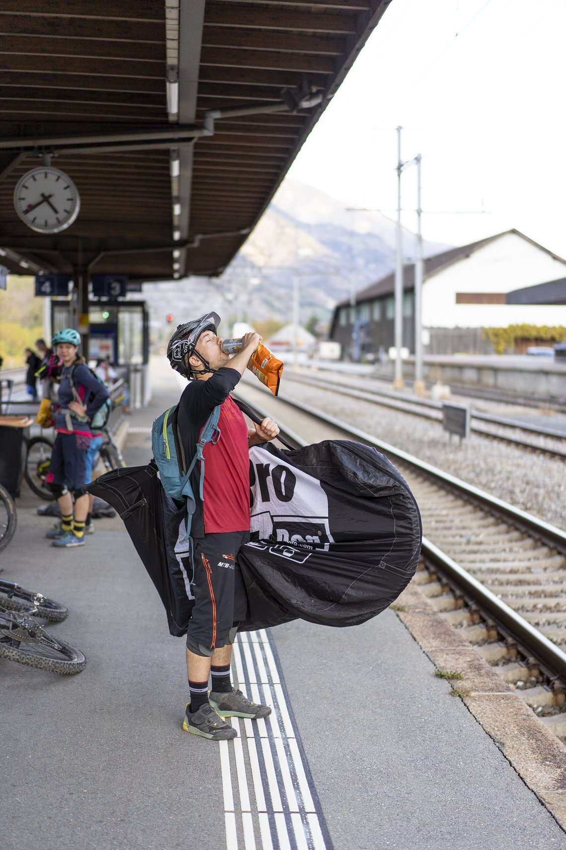 Das Rad so verpackt, bleibt mehr Geld übrig für Speis und Trank