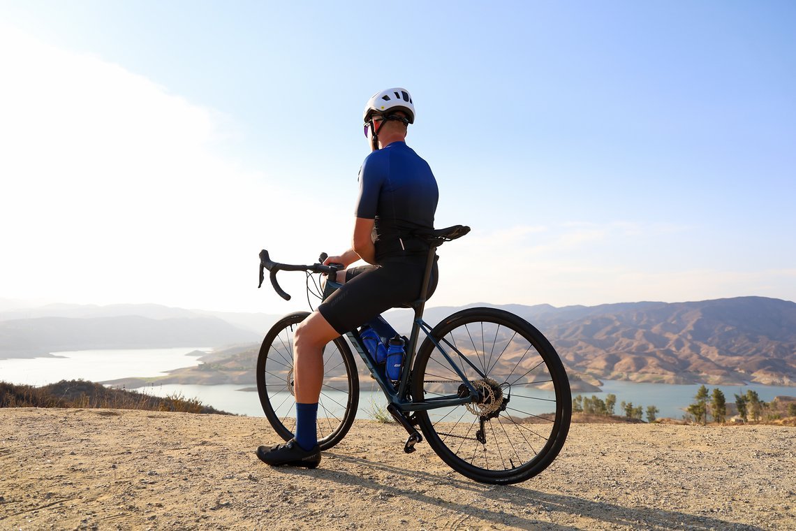 GIANT HELMET ROAD SR-052
